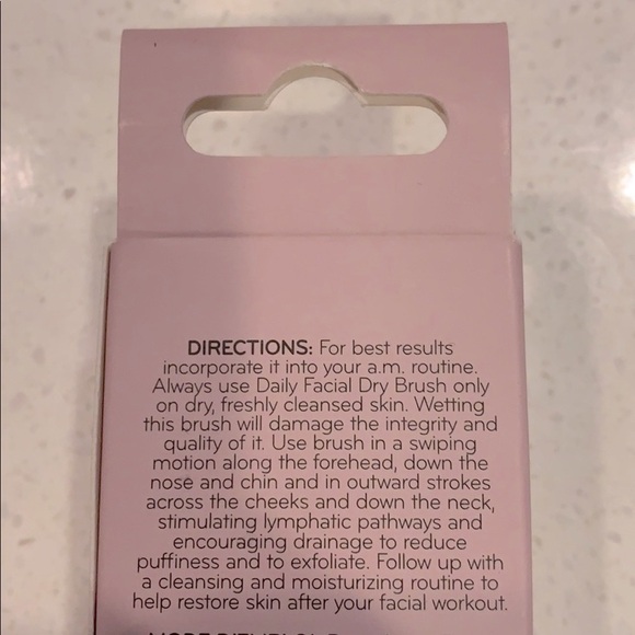 Daily Concepts Daily Facial Dry Brush New in Box - Picture 9 of 11